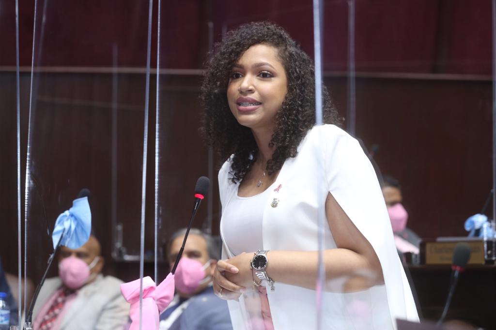 Diputada Juliana no ha recuperado monedero el cual le sustrajeron en concierto de Ana Gabriel, a pesar de ofrecer 10 mil de recompensa