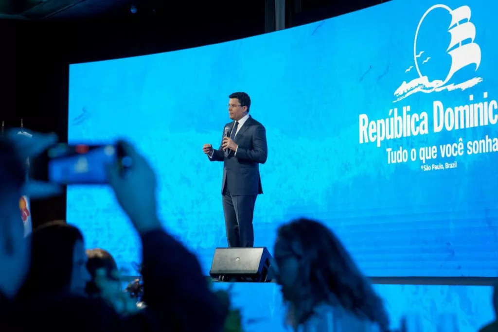 Collado: «RD conectará con vuelo directo de Arajet a São Paulo»