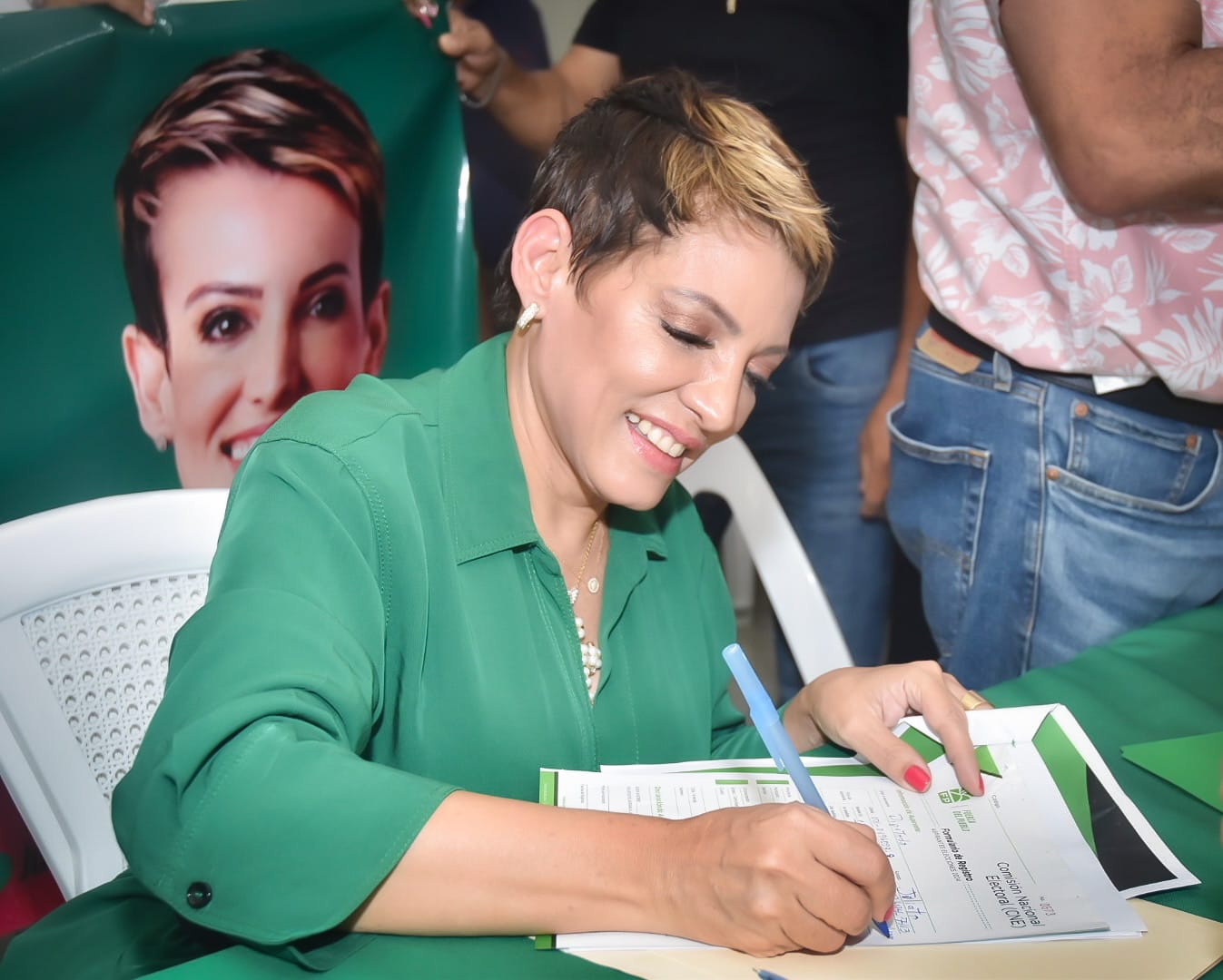 LA COMUNICADORA JULIETA TEJADA INSCRIBE PRECANDIDATURA A DIPUTADA POR LA FP