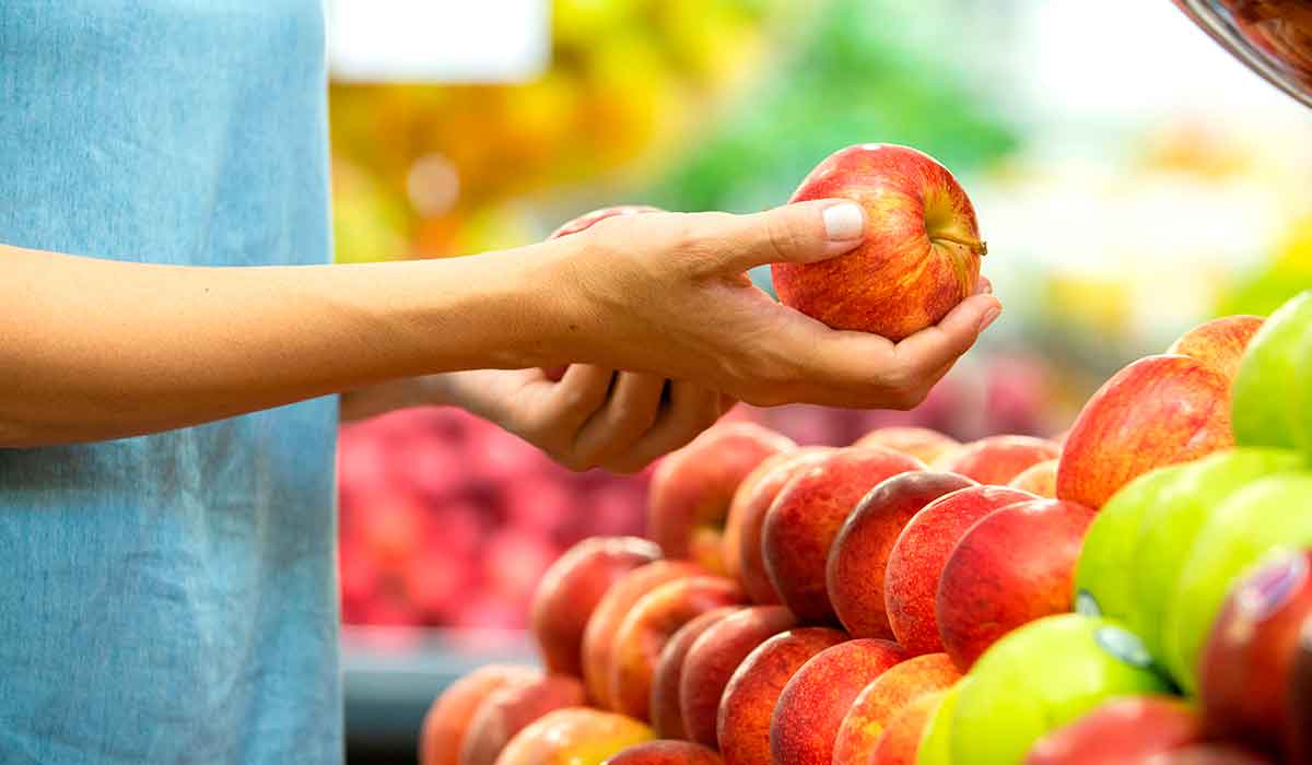 ¿Roja, verde o amarilla? Cuál de estos tres tipos de manzana es mejor opción para tu salud