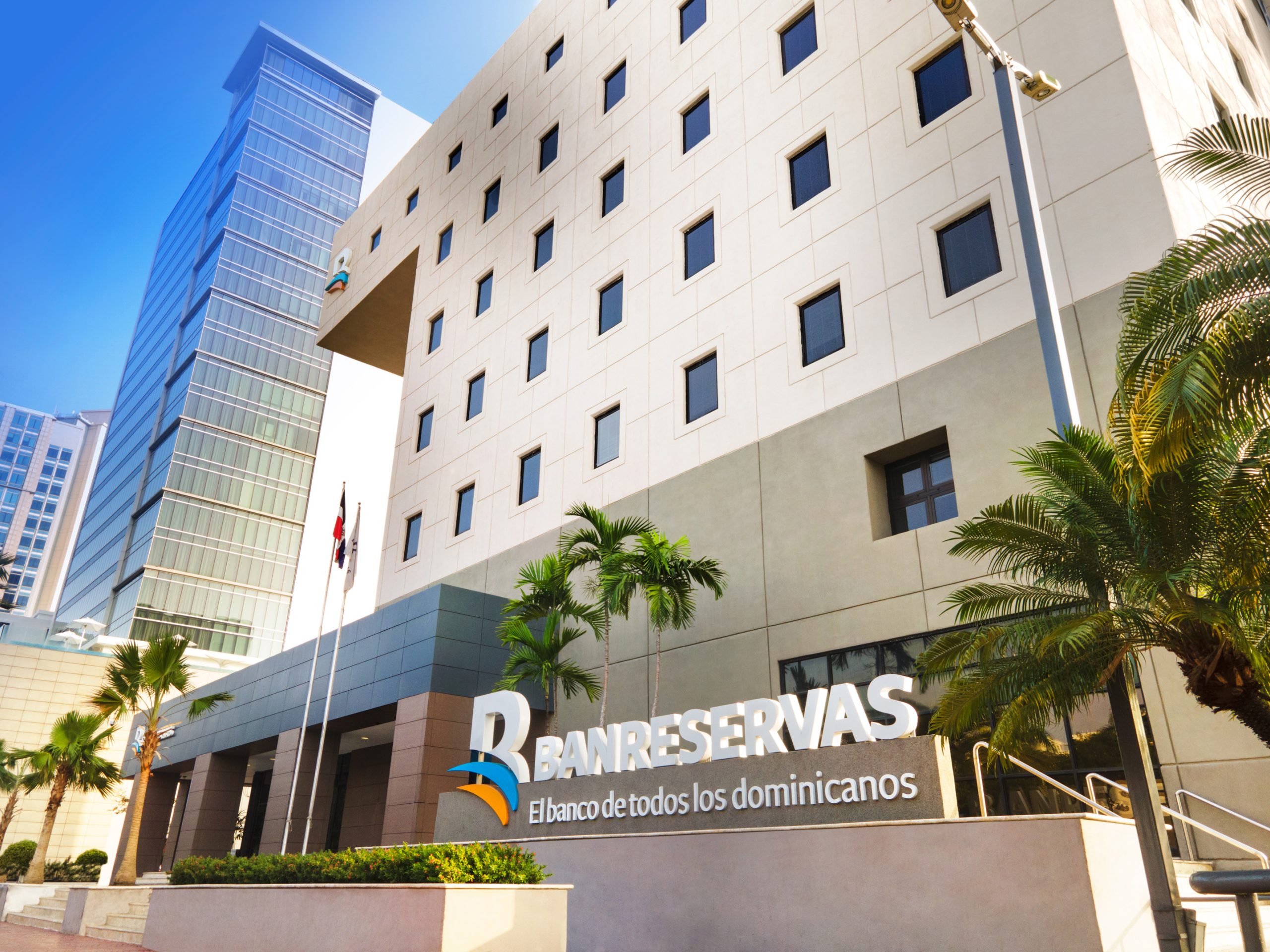 Banreservas aumenta su capital a RD$76,000 MM