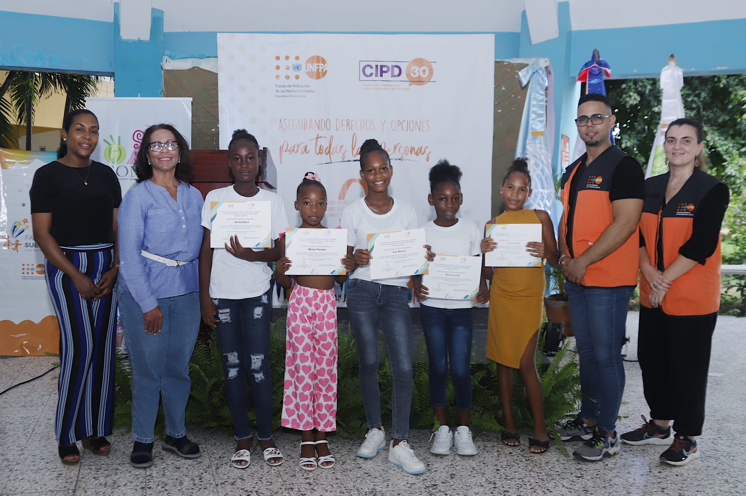 CONANI y UNFPA certifican a 390 niñas, niños y adolescentes con iniciativa Fabricando Sueños