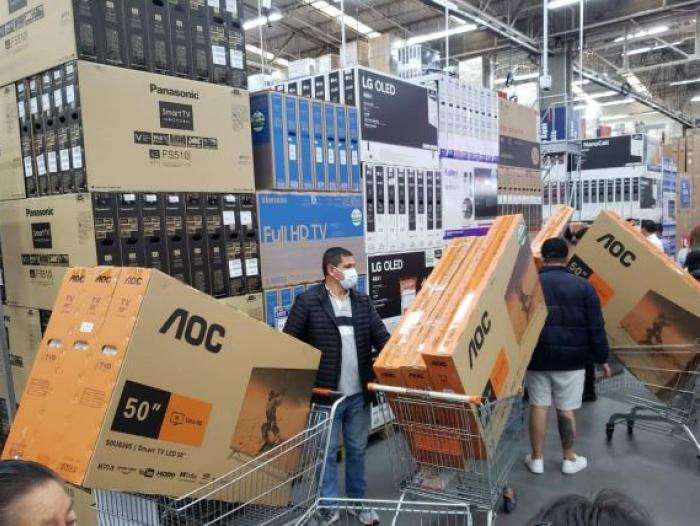 Cámara de Representantes rechaza objeciones de Petro a la ley del Día sin IVA ¿Qué sigue?