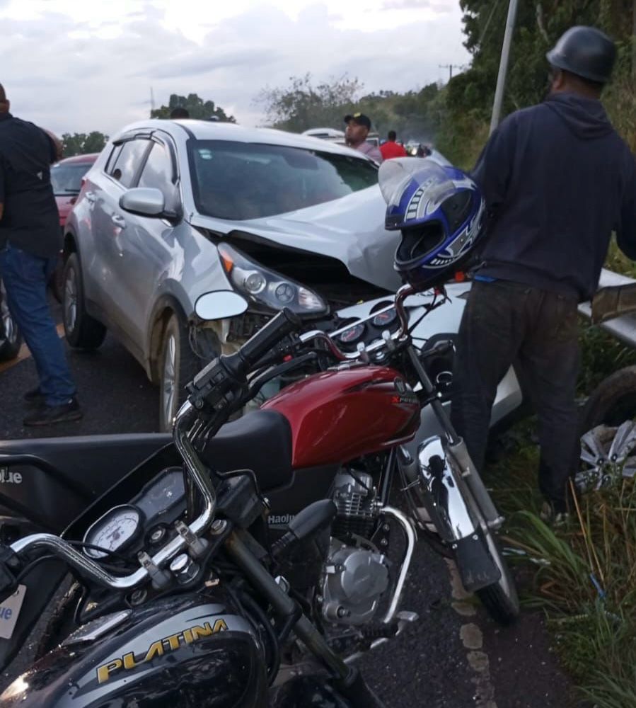 Diputado denuncia accidentes son constantes por falta de mantenimiento de la carretera Yamasá-Villa Mella, y exige respuesta del MOCP
