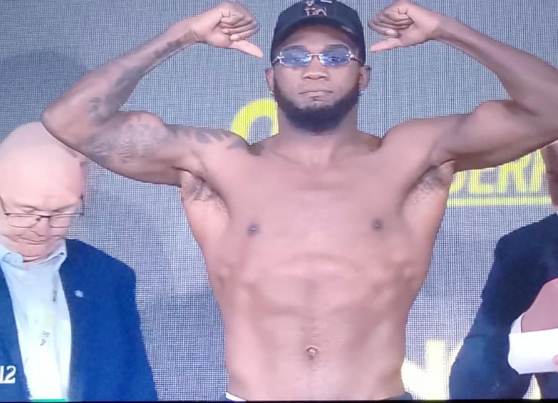 Carlos “Caballo Bronco Adames pesó 158.7 libras para su combate de este sábado en Arabia Saudita