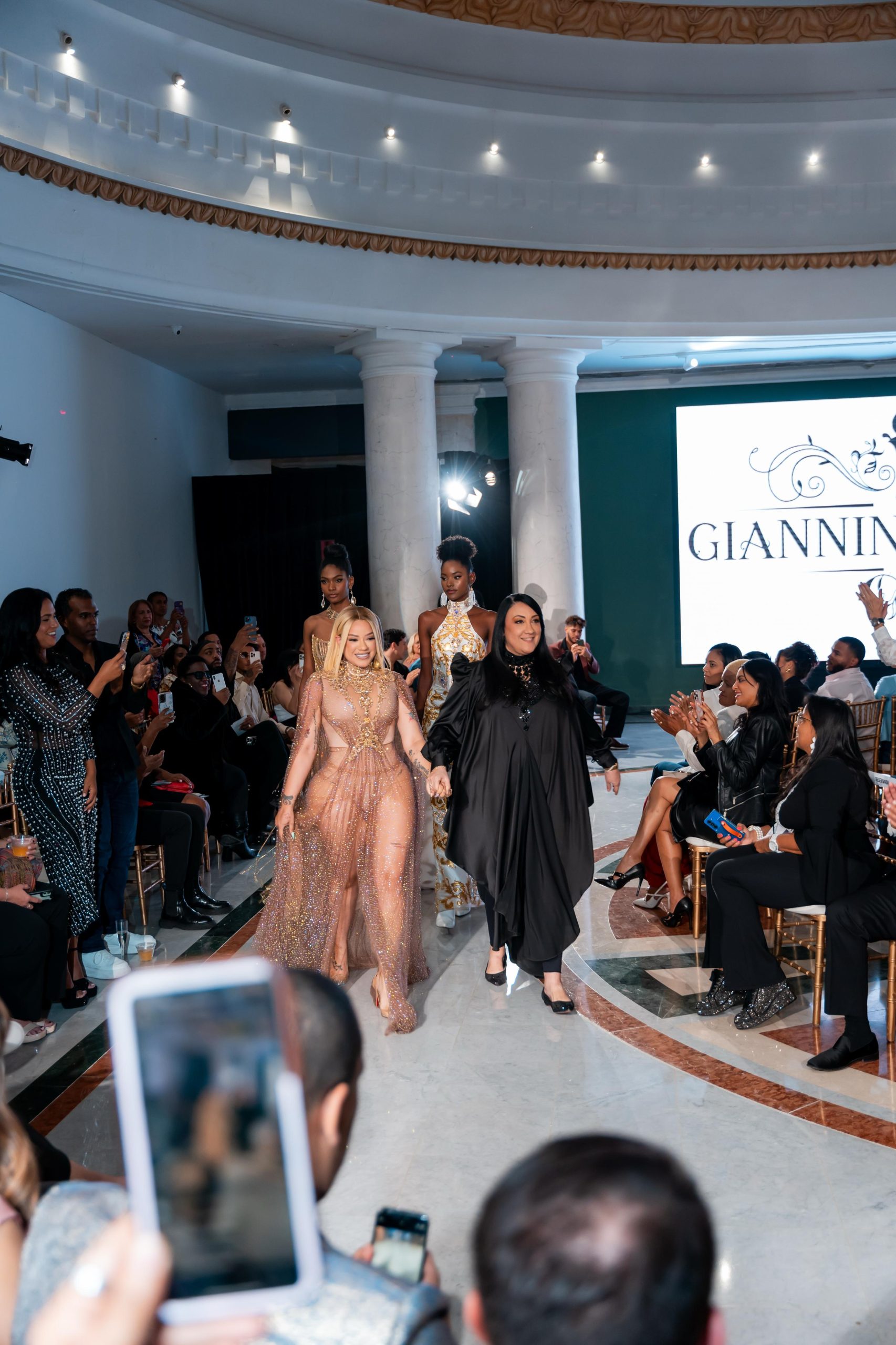 Trendy Fashion Week RD 2025 despega en una noche llena de estilo y glamour