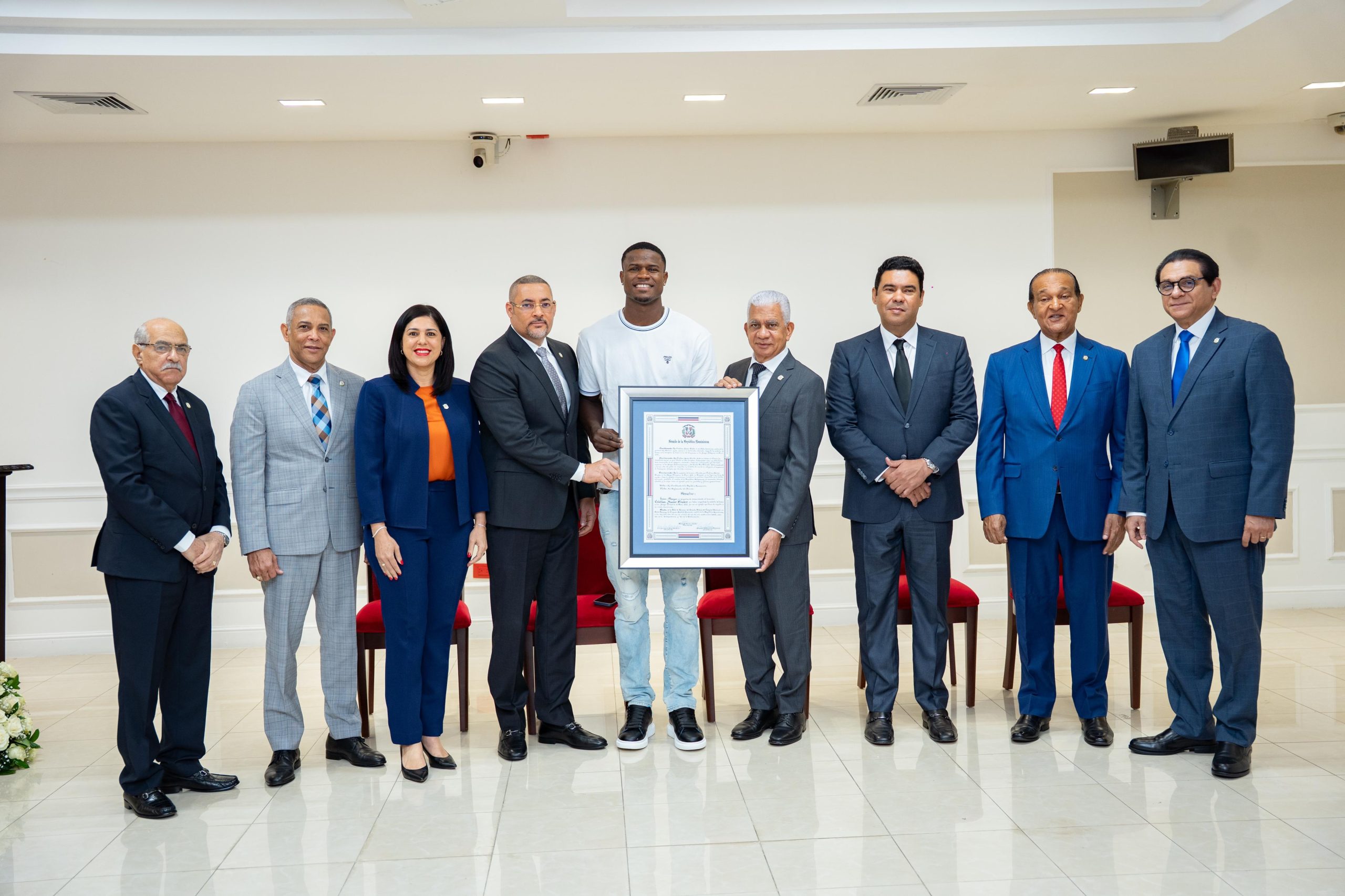 Senado reconoce al boxeador Cristian Pinales, medallista de bronce Juegos Olímpicos de París 2024