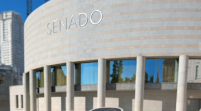 Reconocen en el Senado de España a la diputada dominicana Michelle Ortiz