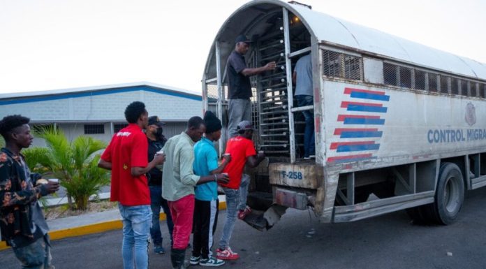 Migración asegura que mantiene fiscalización a negocios que contratan extranjeros indocumentados