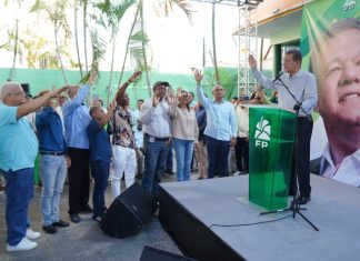 Leonel juramenta en la Fuerza del Pueblo a un regidor, un vocal, varios presidentes de intermedio y más dirigentes del PLD