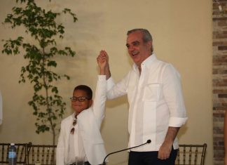 Presidente Abinader sostiene encuentro con más de 300 jóvenes de Azua para escuchar sus inquietudes y presentar oportunidades de desarrollo
