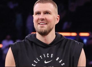 Kristaps Porzingis se vio traspasado a los Spurs