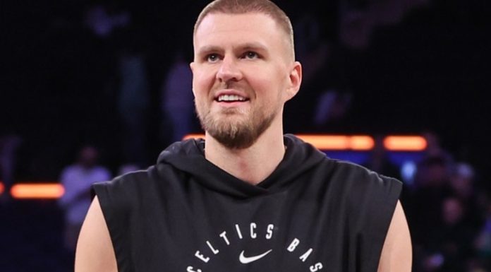 Kristaps Porzingis se vio traspasado a los Spurs