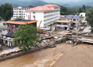 Asciende a 44 cifra de muertos por lluvias en distritos montañosos de Pekín