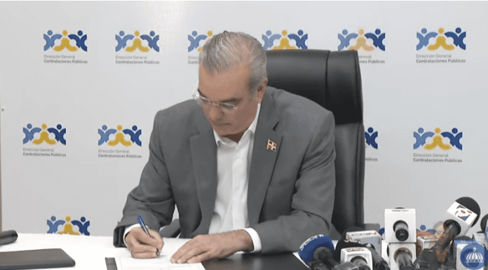 Presidente Luis Abinader promulga Ley de Contrataciones Públicas