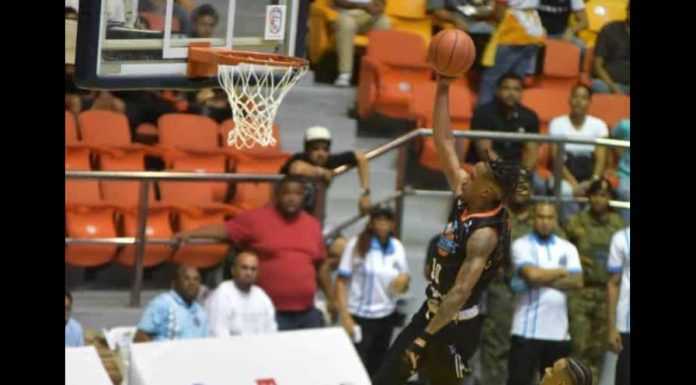 Titanes vencen a Metros en el primer partido de la Serie Final