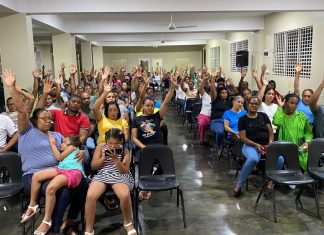 Cientos de padres preocupados por posible regreso a modalidad de dos tanda en Centro Educativo Parroquial Cristo Rey
