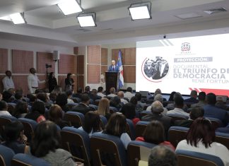 Senado presenta documental “El Triunfo de la Democracia” del cineasta René Fortunato