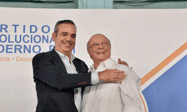 Presidente Luis Abinader y expresidente Hipólito Mejía están reunidos discutiendo situación haitiana