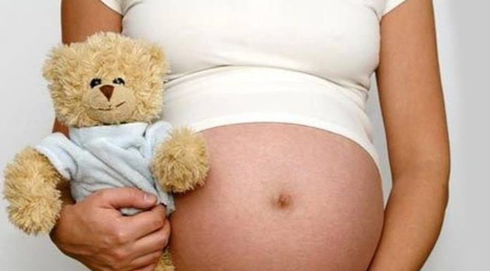 Familiares de las menores embarazadas por adultos no denuncian violaciones: ¿Se ha normalizado ver niñas embarazadas en RD?
