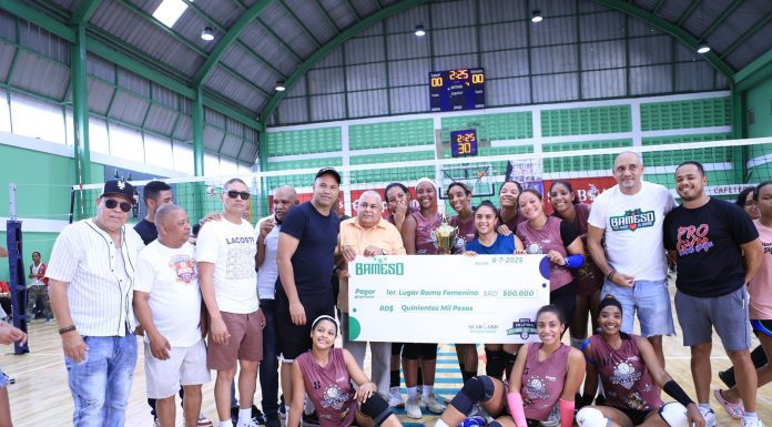 Seaboard entrega un millón a campeones La Fuerza y ProGym en Abierto de Voleibol Bameso