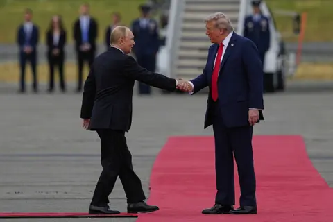 Trump y Putin se encuentran en Alaska: alto al fuego en juego