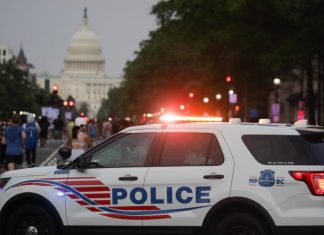 Trump toma control de la policía de Washington y advierte a otras ciudades demócratas