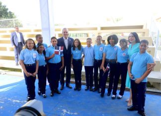 Presidente Abinader llama a los padres a acompañar y motivar a sus hijos en el nuevo año escolar 2025-2026