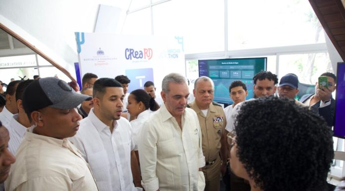 Presidente Abinader respalda creatividad juvenil en el Hackathon de Ciudades Inteligentes y Movilidad Urbana