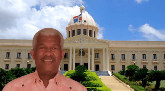 Director de Información y Prensa de la Presidencia limpia su escritorio; sería sustituído por Alberto Caminero