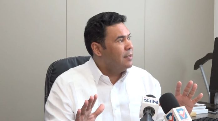 Comisión especial revisará el martes reforma laboral con empresarios y trabajadores