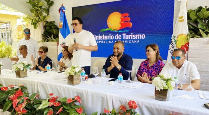 Collado inaugura reconstrucción calles en turístico municipio de Sosúa