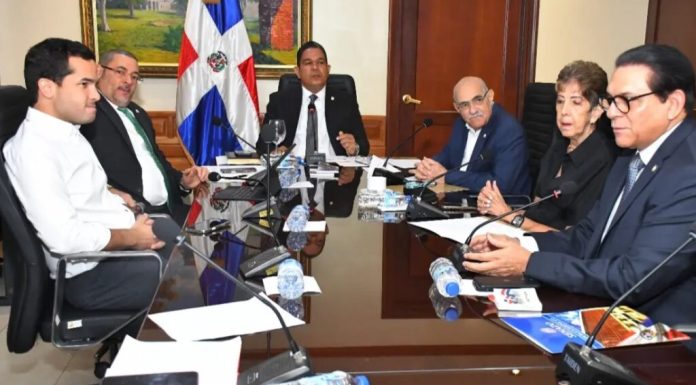 Comisión Especial que estudia el proyecto de modificación a la Ley de Salud Mental destaca déficit de especialistas en el área