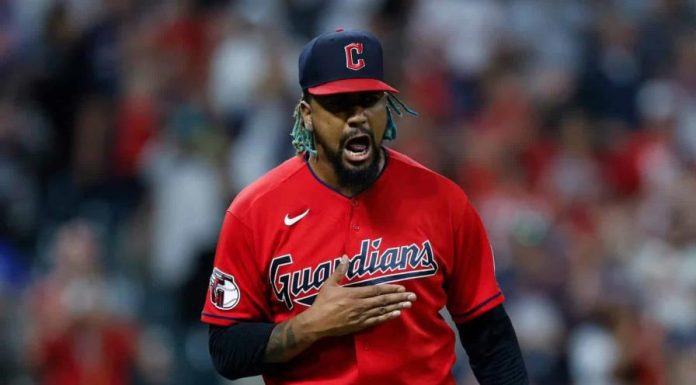 Cleveland deja vacíos los casilleros de Emmanuel Clase y Luis Ortiz