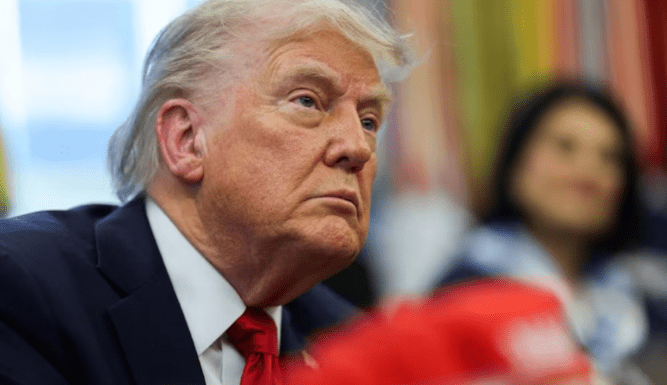 Trump prevé que la paz en Ucrania se definirá en una segunda cumbre junto a Zelenski