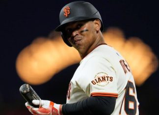 Jonrón de Rafael Devers persigue cifra de Juan Soto