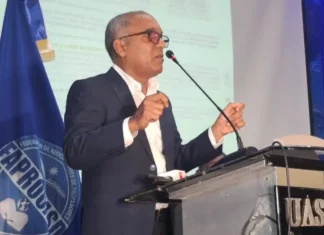 Profesores de la UASD paralizan sus labores en demanda de indexación salarial