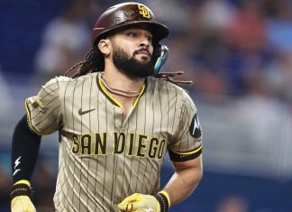 Miguel Andújar pega ‘grand slam’ y da triunfo a Rojos; FernandoTatis remolca 3 carreras