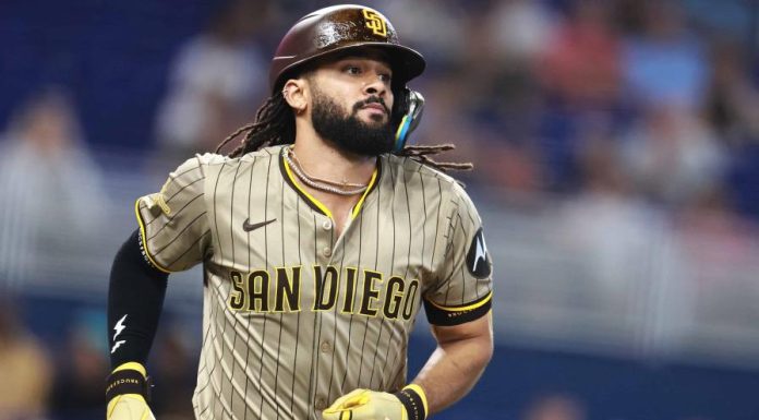 Miguel Andújar pega ‘grand slam’ y da triunfo a Rojos; FernandoTatis remolca 3 carreras