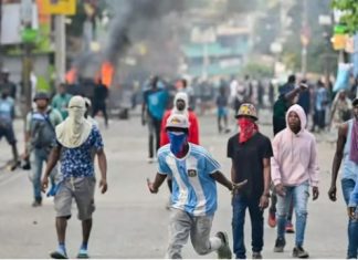 Policía haitiana pide a los desplazados no volver a sus barrios para no servir de escudo a las bandas