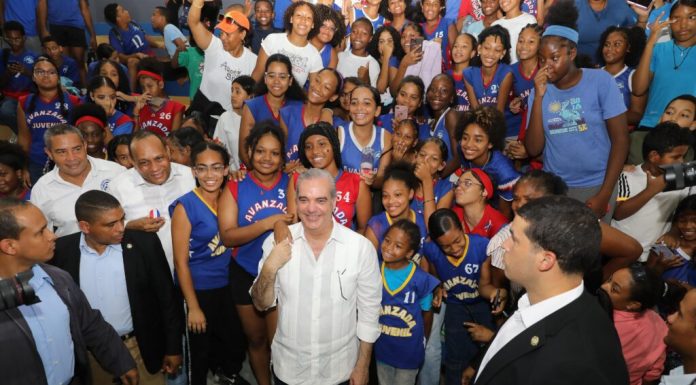 Abinader encabeza inauguración del Residencial Lolita II con entrega de 140 apartamentos en Hato Nuevo, beneficiando a 560 personas