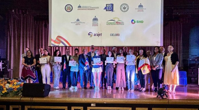 Autoridades educativas de NY inician visita a RD junto a estudiantes dominicanos meritorios del programa “Orígenes de Excelencia”