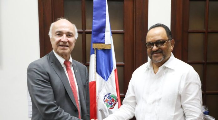 Consultor Jurídico recibe al secretario general de COMJIB, Enrique Gil Botero, quien valora el nuevo Ministerio de Justicia dominicano