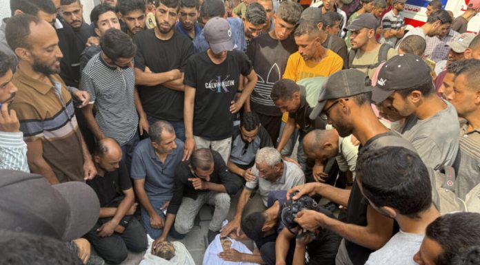 Israel mata a 95 gazatíes y hiere a más de 300 desde el viernes