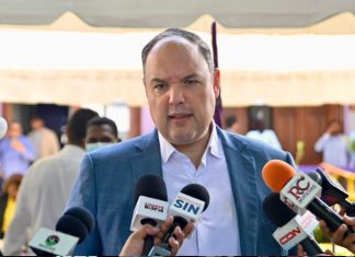 Renuncia del PLD exsenador de Barahona José del Castillo Saviñón