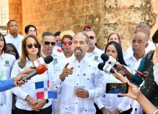 Efemérides Patrias se querella contra quienes ultrajaron el Himno Nacional, haciendo una versión de culto lésbico