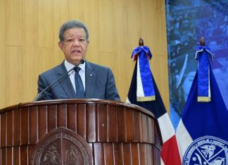 Leonel Fernández llama a fortalecer el Ministerio de Educación Superior para garantizar universidades de calidad