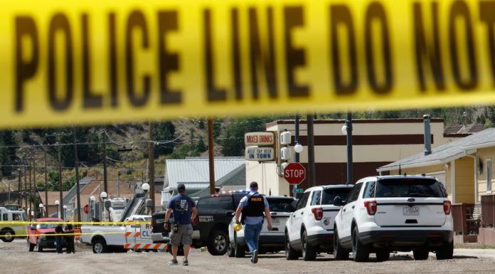 Mueren cuatro personas tras tiroteo en un bar de Montana, Estados Unidos