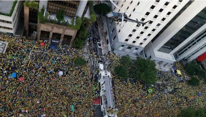 Decenas de miles protestan en São Paulo para exigir la renuncia de Lula da Silva