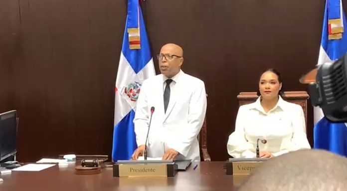 Alfredo Pacheco inicia sexto mandato consecutivo al frente de la Cámara de Diputados